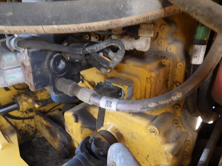 2023-john-deere-544-image-32