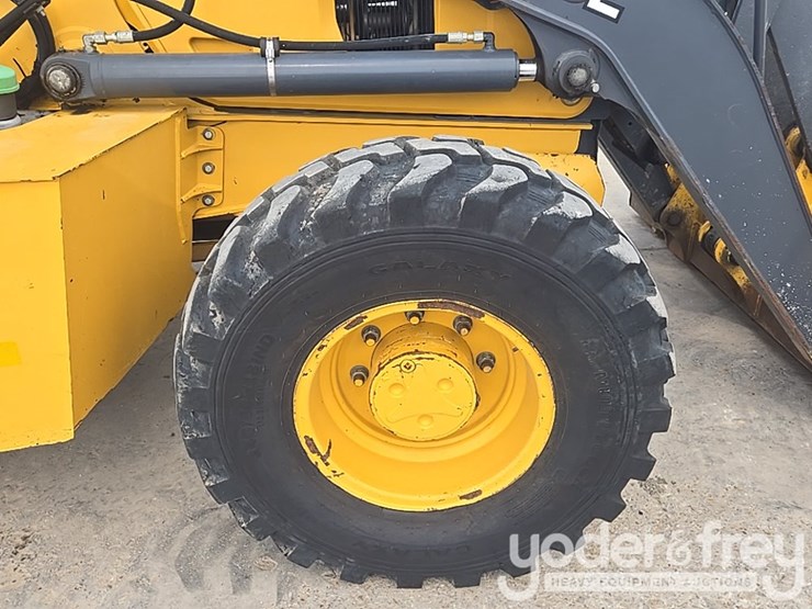 2020-deere-310sl-image-11