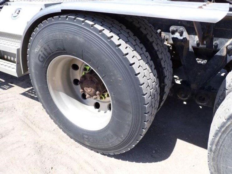 2019-kenworth-t880-image-47