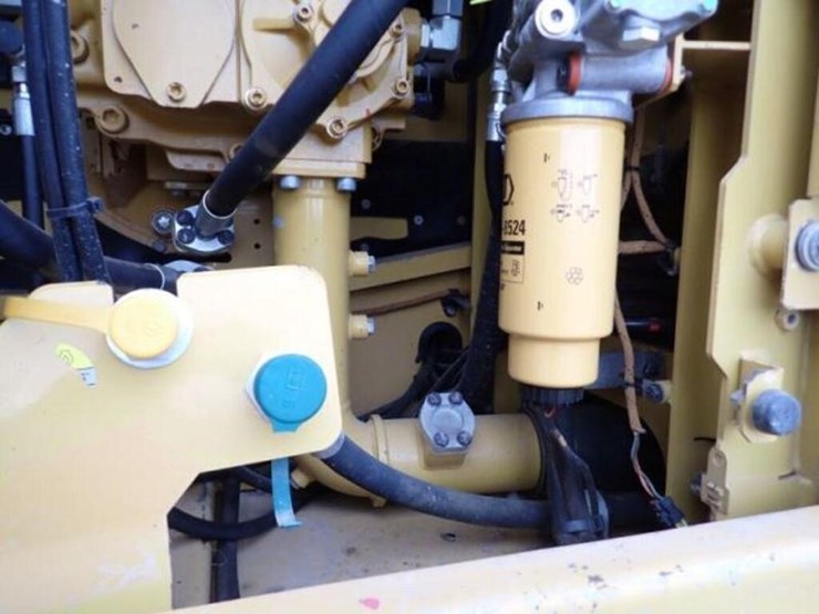 2015-caterpillar-349fl-image-55