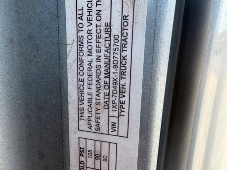2009-peterbilt-387-image-17