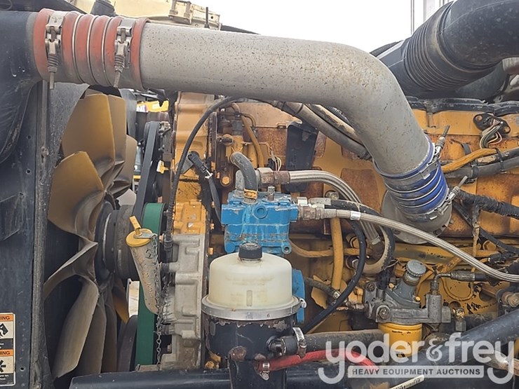 2007-peterbilt-379-image-36