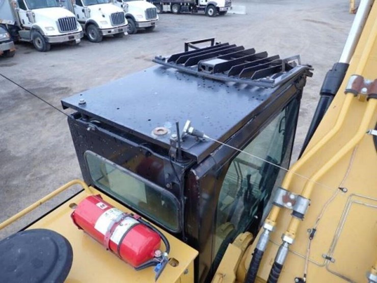 2015-caterpillar-349fl-image-68