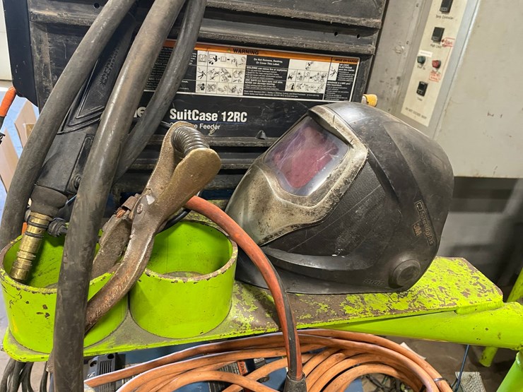 #4535-•-miller-xmt-304-cc/cv-welder-with-12rc-wire-feeder-and-accessories-image-9