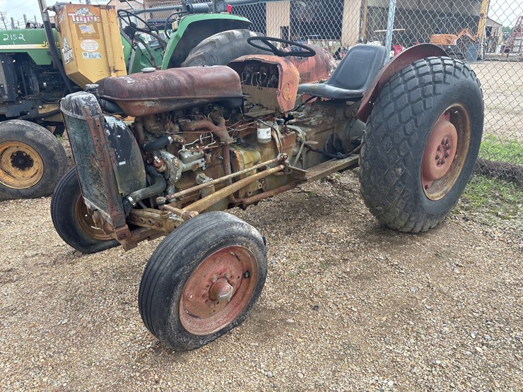 massey-ferguson-mf135-image-1