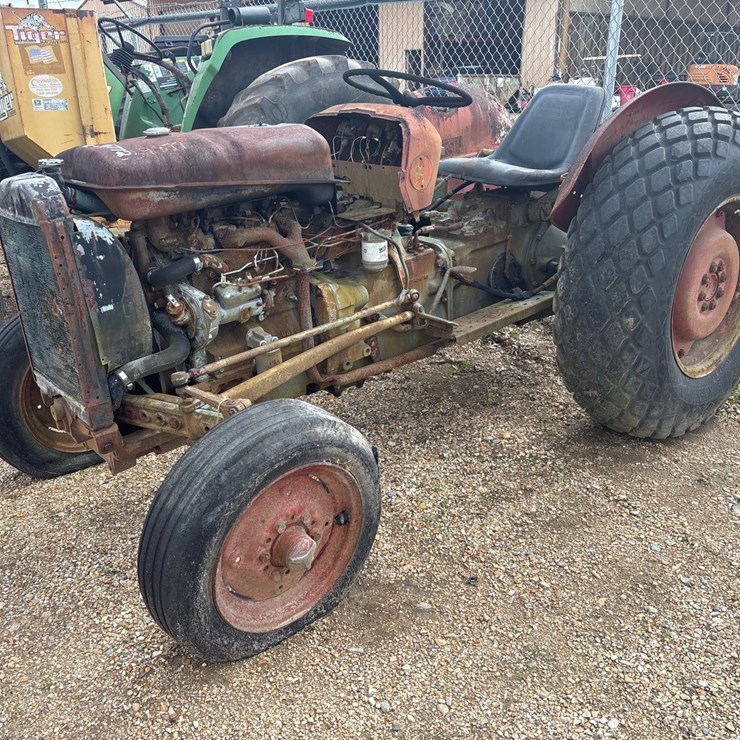 MASSEY-FERGUSON MF135