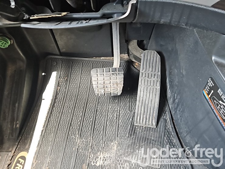 2019-freightliner-cascadia-125-image-42