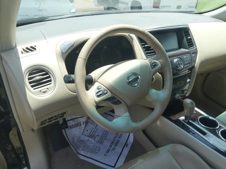 2013-nissan-pathfinder-image-9