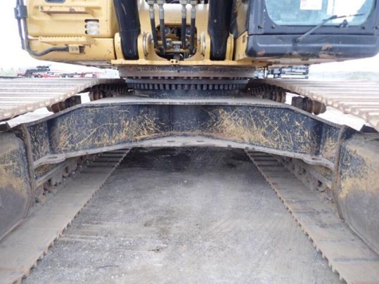 2015-caterpillar-349fl-image-29