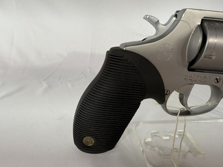 #84-•-taurus-the-judge-45lc/410gauge-bs626306-image-10