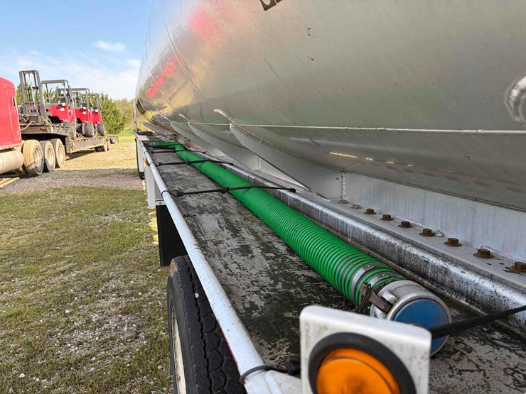 2014-polar-fuel-trailer-image-9