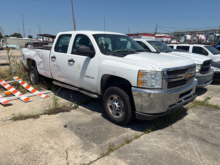 2012-chevrolet-2500-image-2