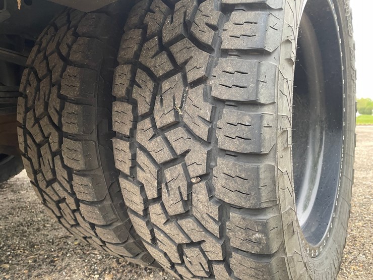 2019-dodge-ram-3500-image-12