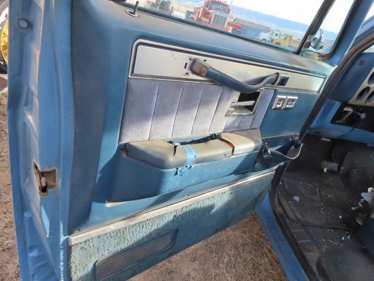 1986-chevrolet-silverado-1/2-ton-short-box-pickup-image-11