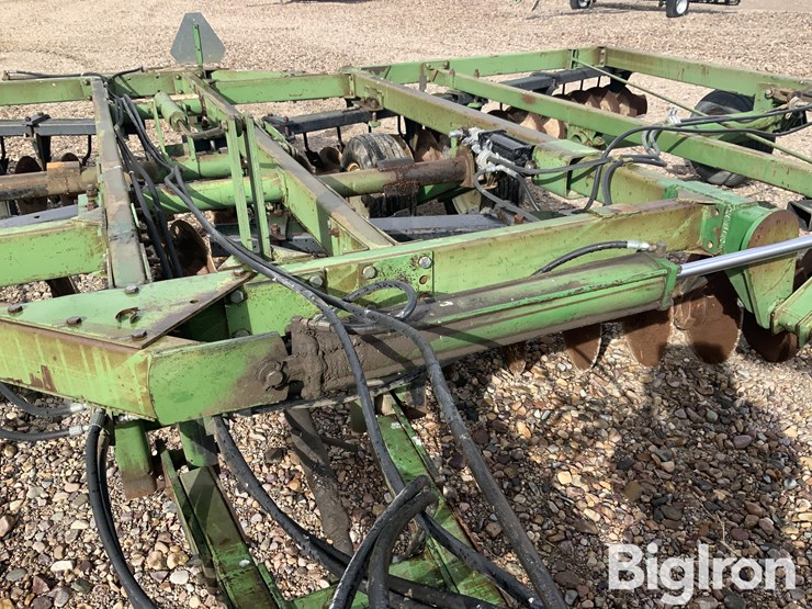 john-deere-331-image-9