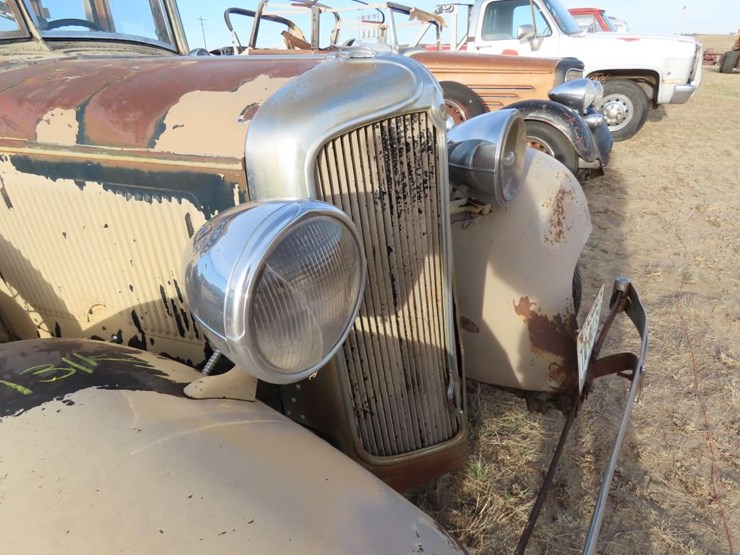 1932-chrysler-4dr-sedan-image-13