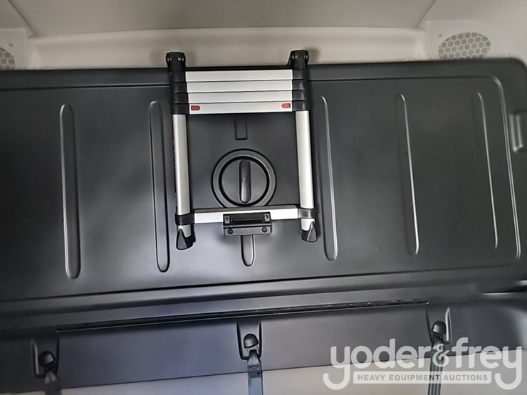 2019-freightliner-cascadia-125-image-32