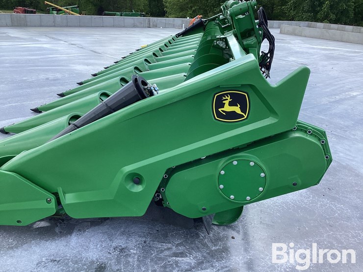 2023-john-deere-c12f-image-9