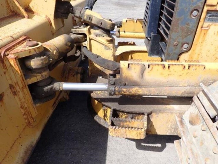 2005-deere-450j-lt-image-22