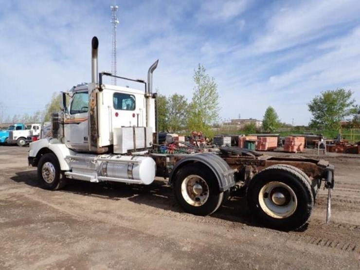 2013-western-star-4900sb-image-7