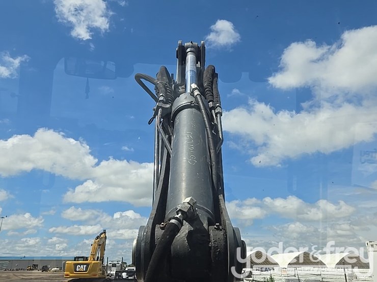 2020-deere-310sl-image-30