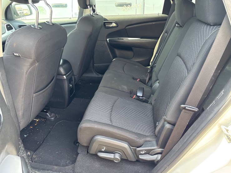 2016-dodge-journey-image-8
