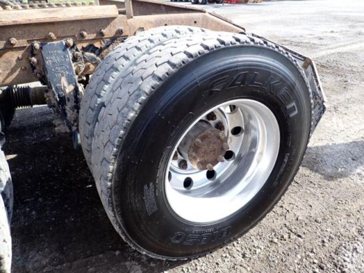 2013-peterbilt-367-image-57