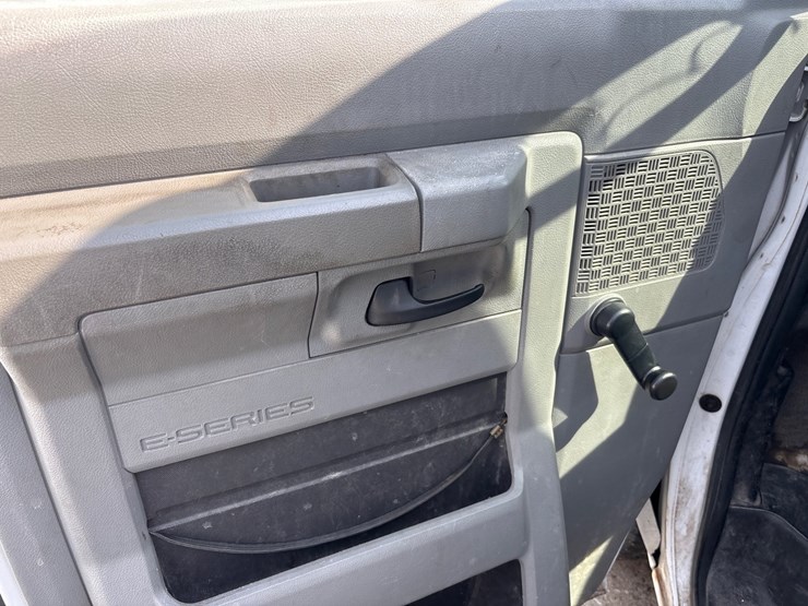 2014-ford-e150-image-7