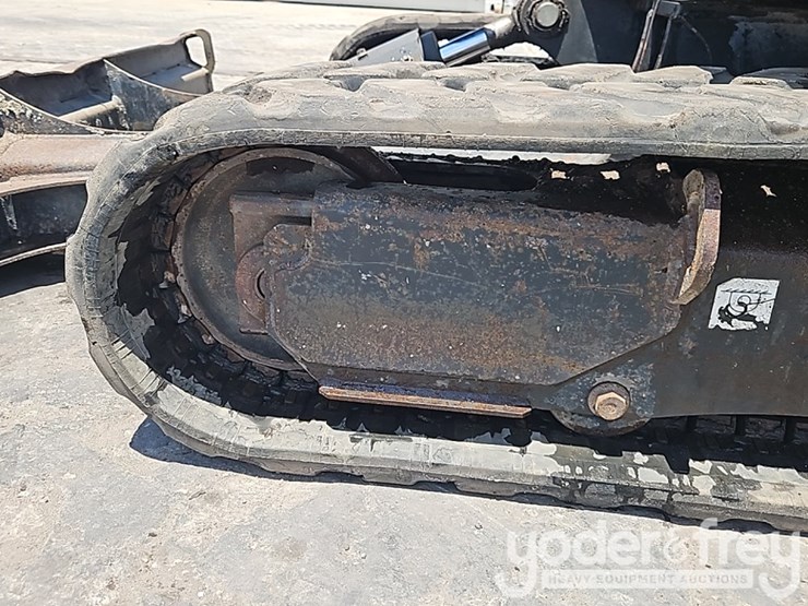 2019-bobcat-e32-image-23