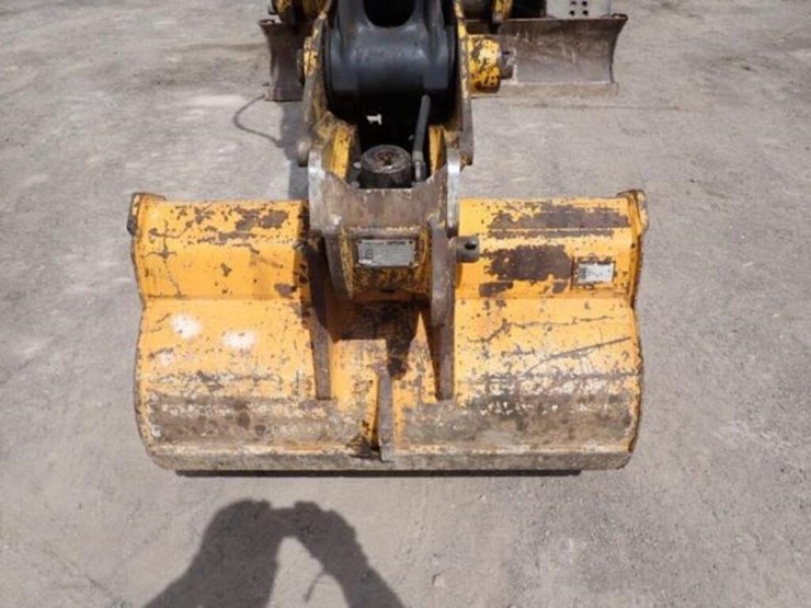 2022-deere-75g-image-23