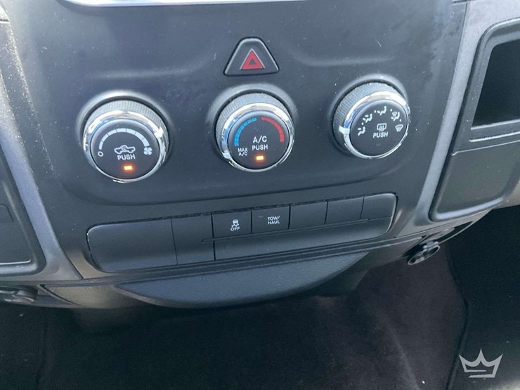 2016-dodge-1500-image-17