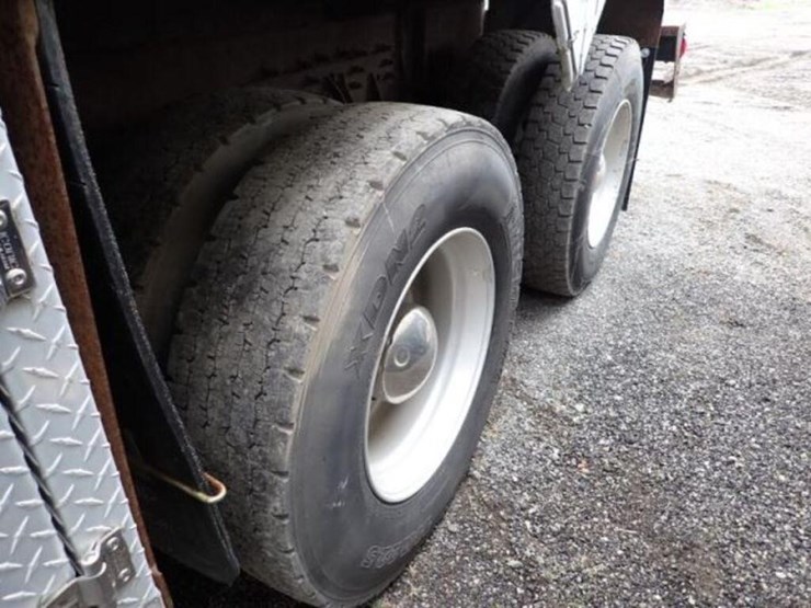 inoperable-2005-mack-cv713-granite-tri/a-vacuum-tr-image-56