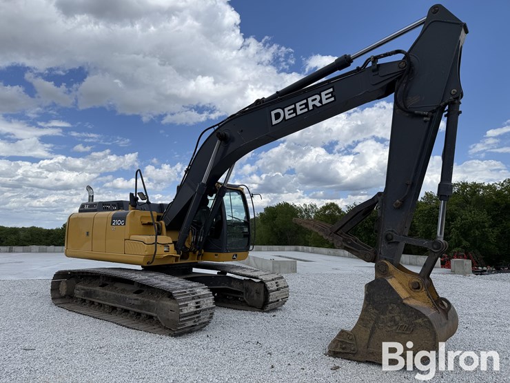 2012-deere-210g-lc-image-3