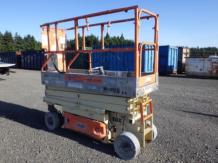 2006-jlg-2030es-image-3