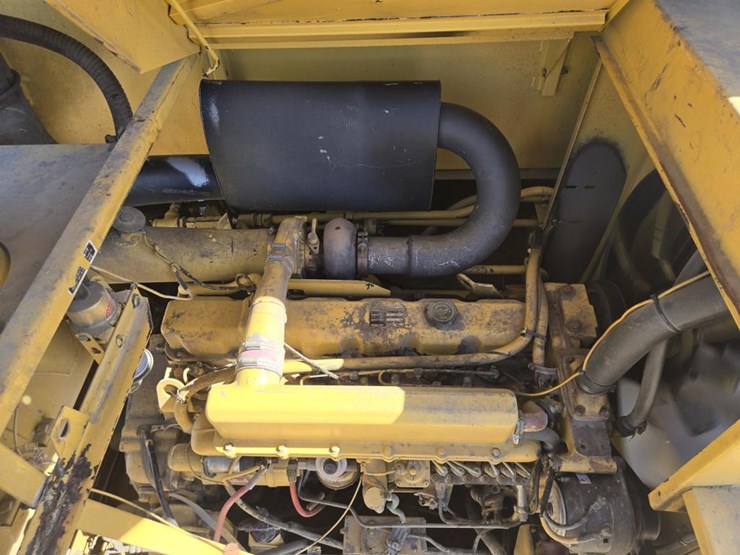 new-holland-tr97-image-17