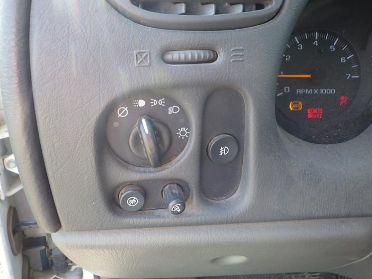 2003-chevrolet-blazer-image-33