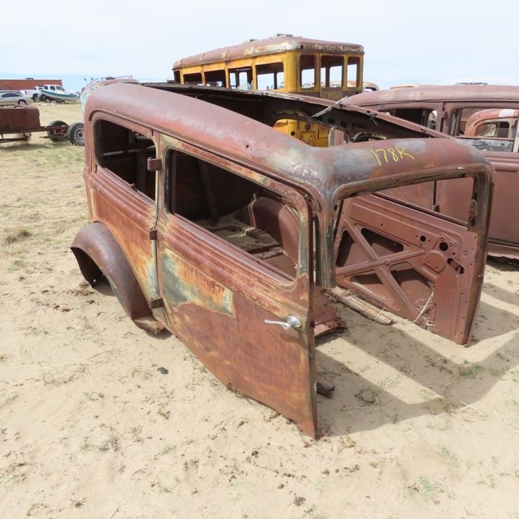 Ford 2dr Sedan Body for Project