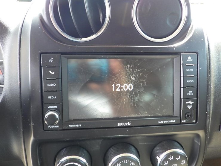 2013-jeep-patriot-image-35