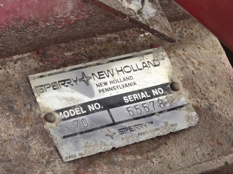new-holland-320-image-10