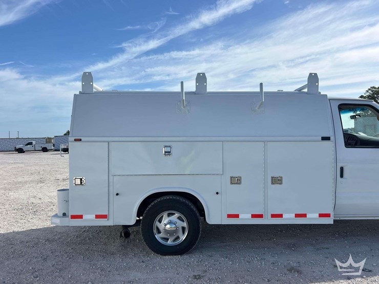 2006-ford-e350-image-24