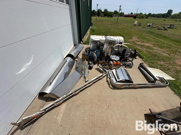 peterbilt-379-image-2
