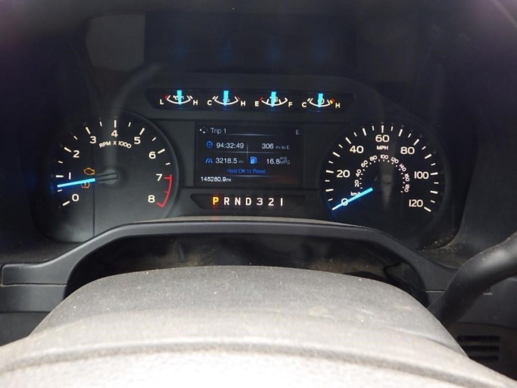 2016-ford-f150-image-32