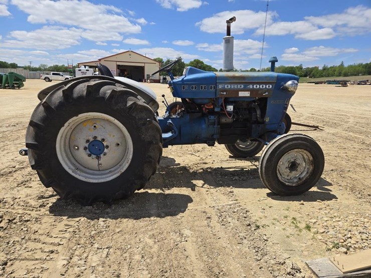 ford-4000-image-6