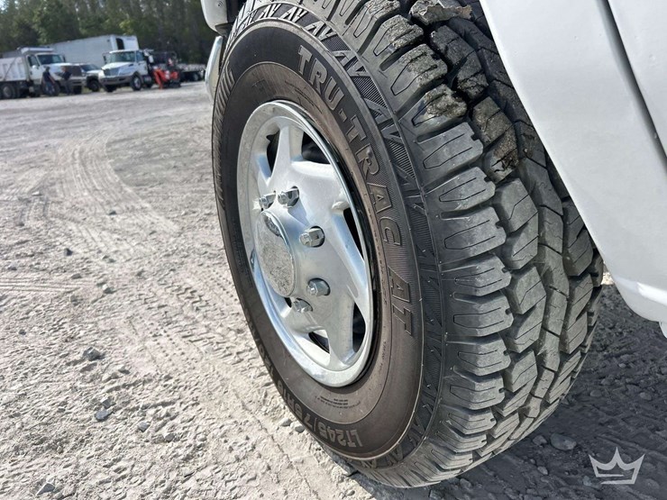 2006-ford-e350-image-25