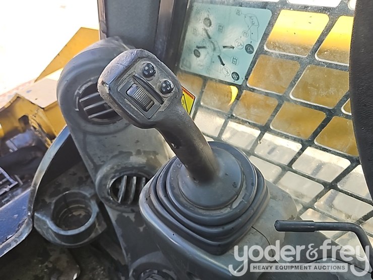 2018-caterpillar-299d2-image-27