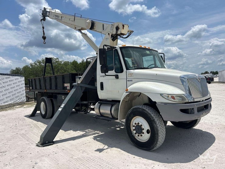2014-international-durastar-4300-image-2