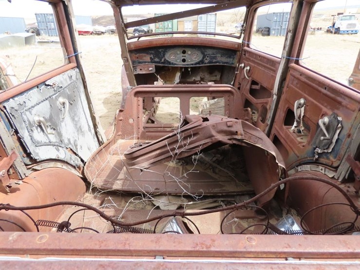 ford-2dr-sedan-body-for-project-image-5