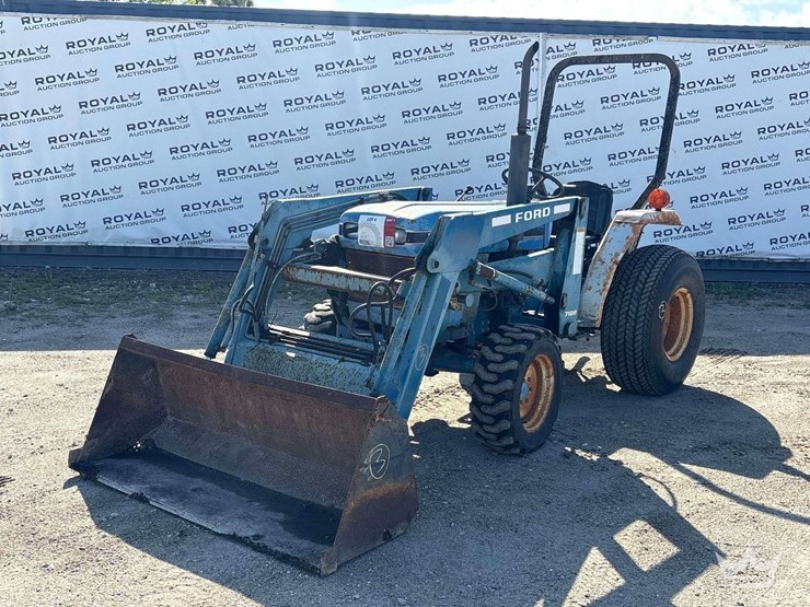 ford-tractor-image-1