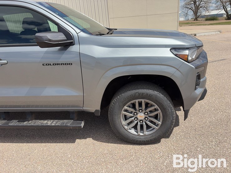 2025-chevrolet-colorado-image-13