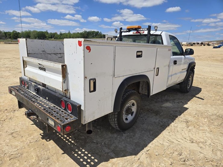 2006-gmc-sierra-2500hd-image-16